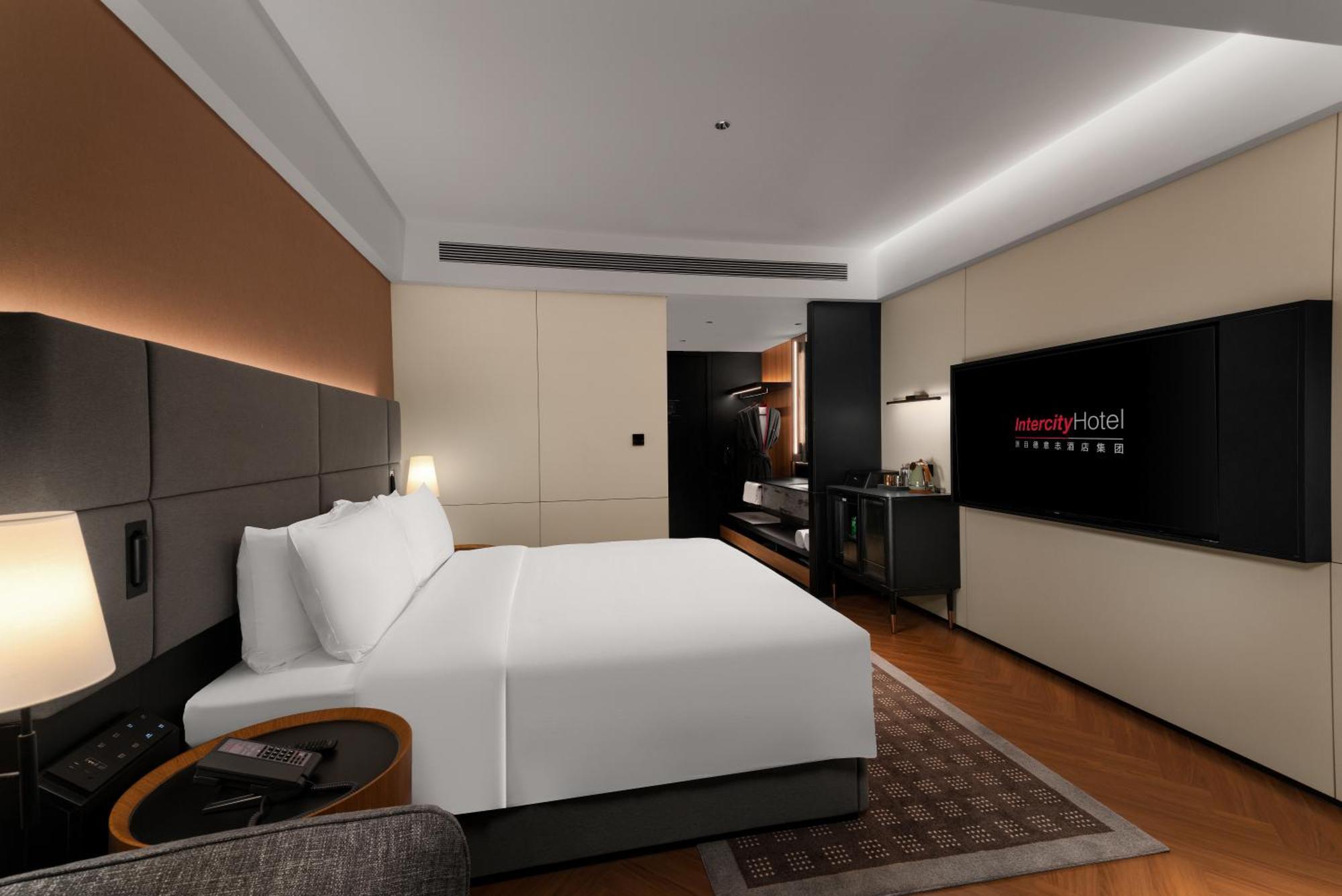 Intercity Hotel Guangzhou South Railway Station - Free Minibar Including Erdinger Weissbier Экстерьер фото